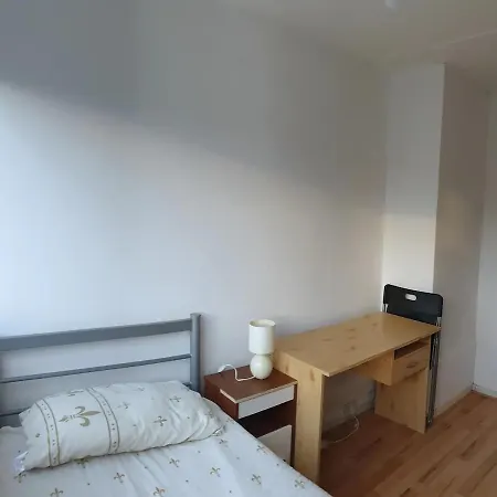 Elephant & Castle - Zone 2 - Private Rooms - Shared Bathroom London Exterior photo