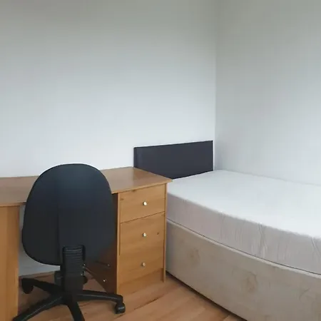 Elephant & Castle - Zone 2 - Private Rooms - Shared Bathroom London Exterior photo