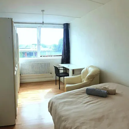 Elephant & Castle - Zone 2 - Private Rooms - Shared Bathroom London Exterior photo