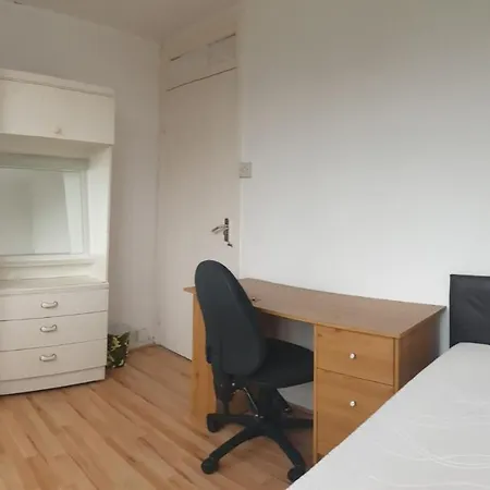 Elephant & Castle - Zone 2 - Private Rooms - Shared Bathroom London Exterior photo