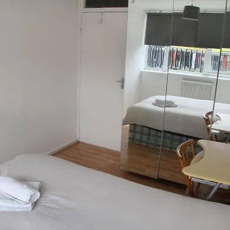 Elephant & Castle - Zone 2 - Private Rooms - Shared Bathroom London Exterior photo