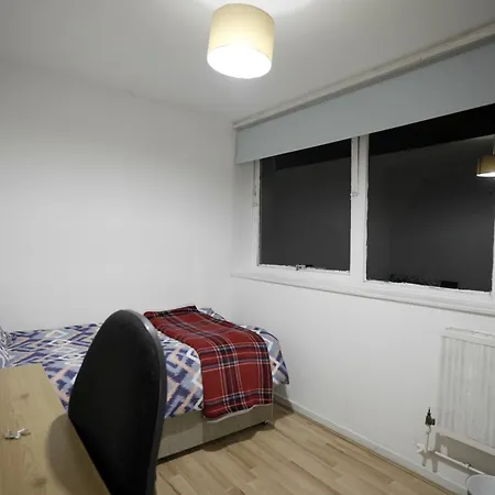 Elephant & Castle - Zone 2 - Private Rooms - Shared Bathroom London Exterior photo