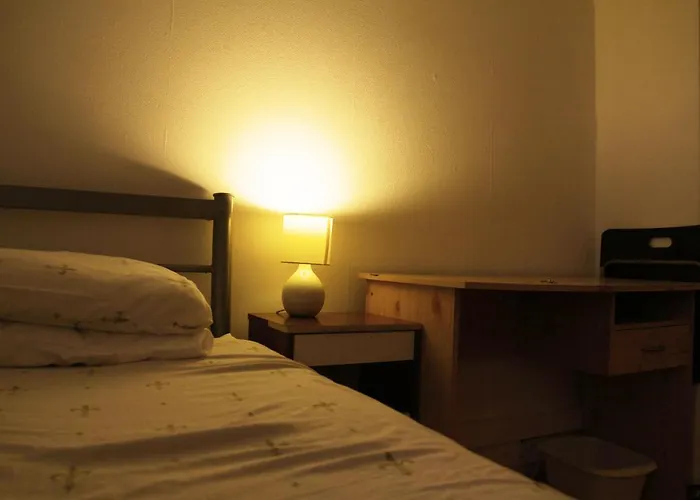 Elephant & Castle - Zone 2 - Private Rooms - Shared Bathroom