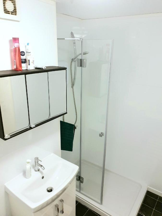Elephant & Castle - Zone 2 - Private - Shared Bathroom * Londra