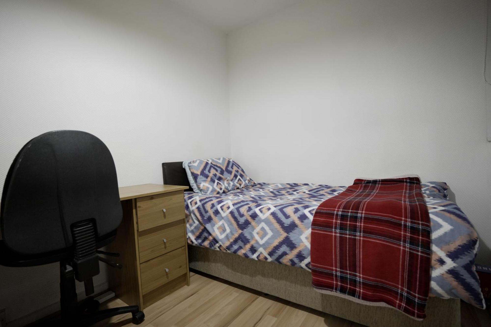 Elephant & Castle - Zone 2 - Private - Shared Bathroom Londra